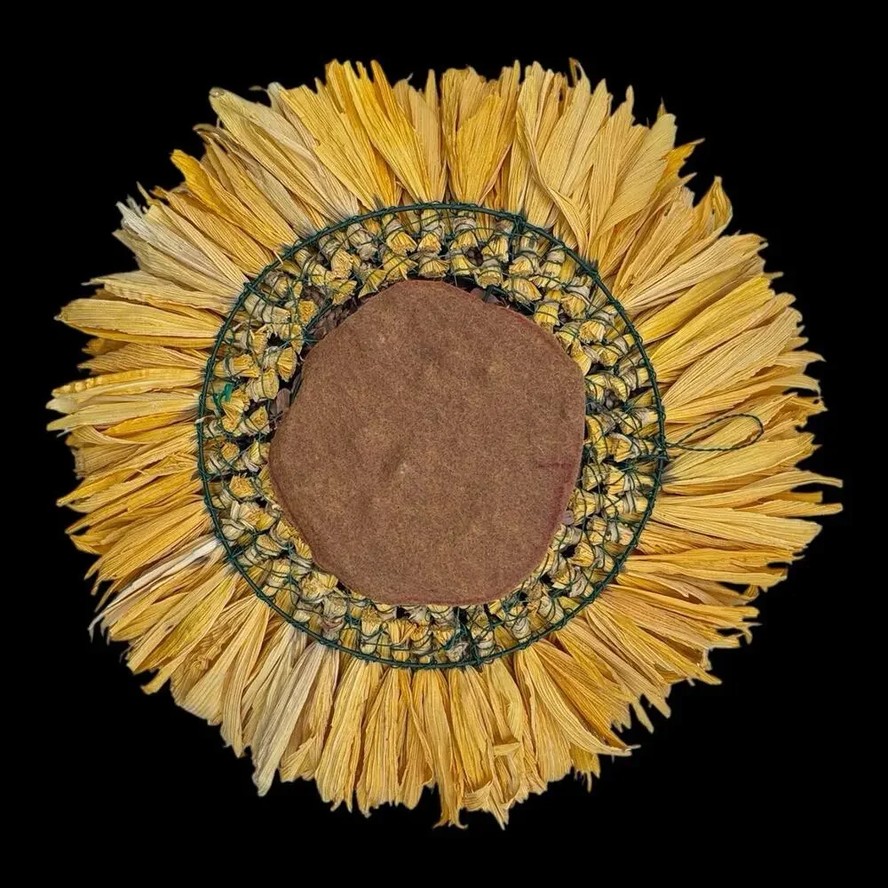 Corn Husk Sunflower Shaped Wreath Hanging Decor Pine Cones Buckeye Nuts 16